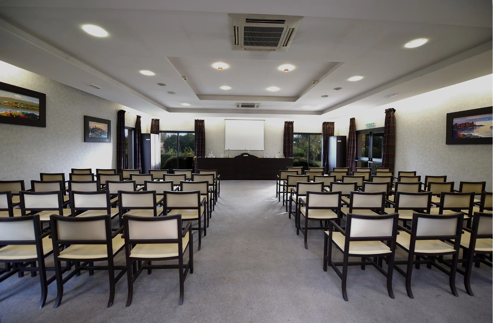 Salle de réunion pour séminaires à l’hôtel 3 étoiles à Lucciana
